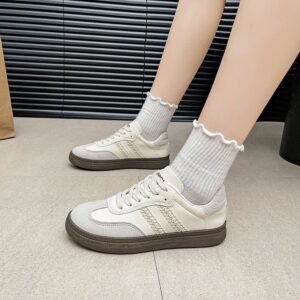Lace Stripe Casual Sneakers