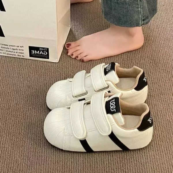 my-11134207-820l8-mhpz5bkytb7kfe.webp Cute Big Head Velcro Sneakers