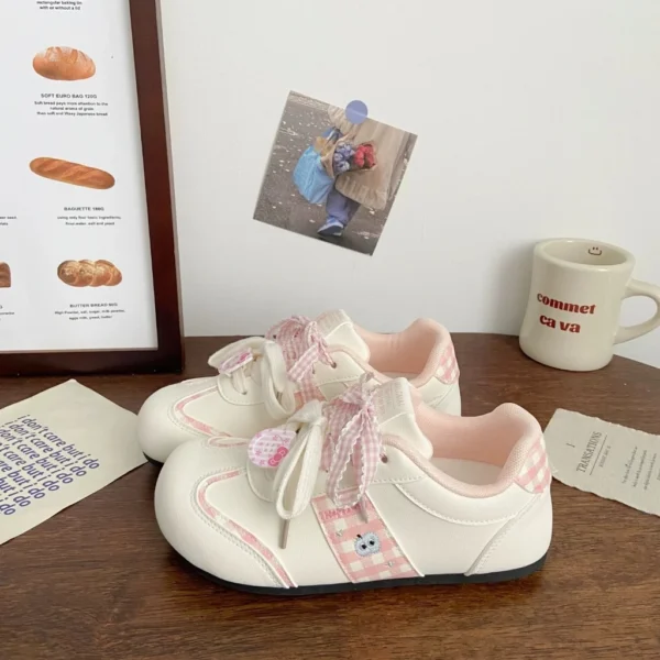 my-11134207-820lb-mfnox0l3puyy11.webp Dexun White Flat Sneakers